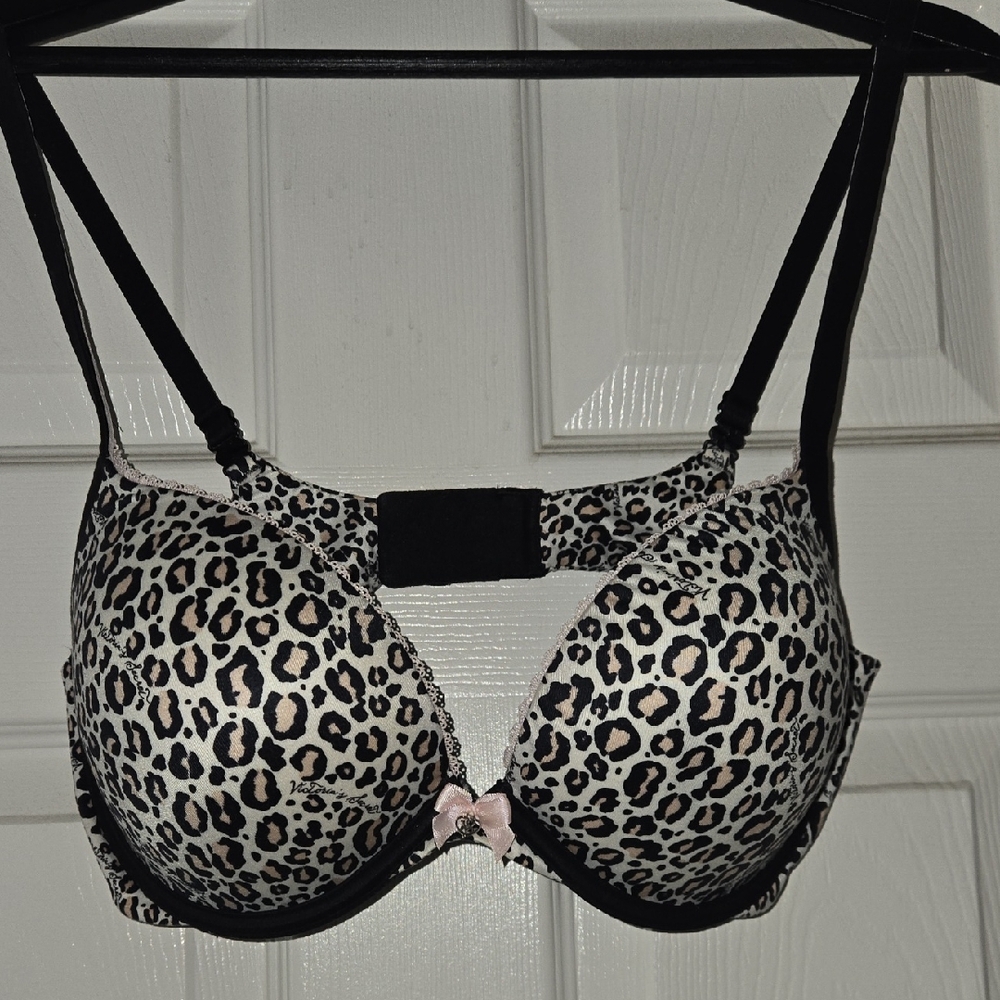 Victorias Secret Leopard Print Underwire Bra in Black and Cream 36D